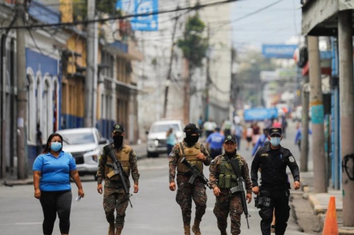 Policia El Salvador pandillas EEUU Reuters