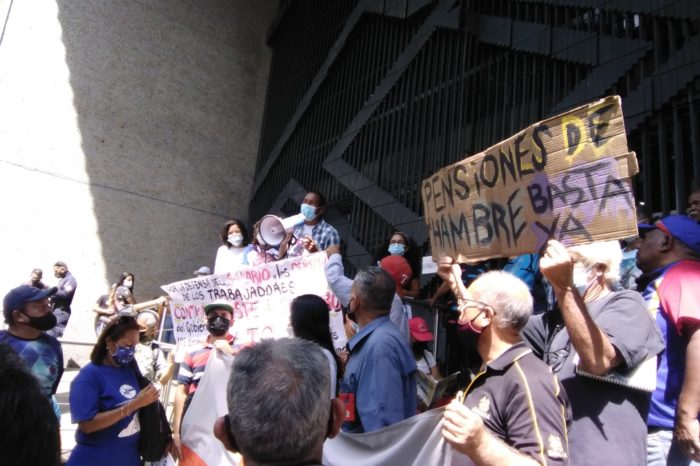 Protesta de trabajadores y pensionados