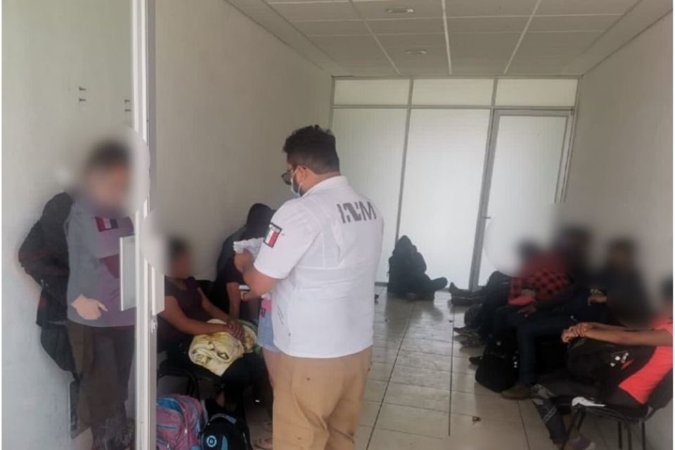 Autoridad migratoria rescata en México a 55 venezolanos en operativo en 21 localidades