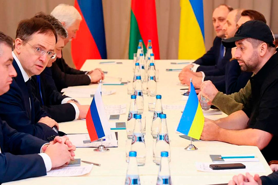 Negociar sobre Ucrania o negociar a Ucrania