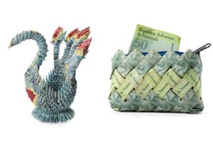 Obras con bolívares en la exposición de la Hiperinflación