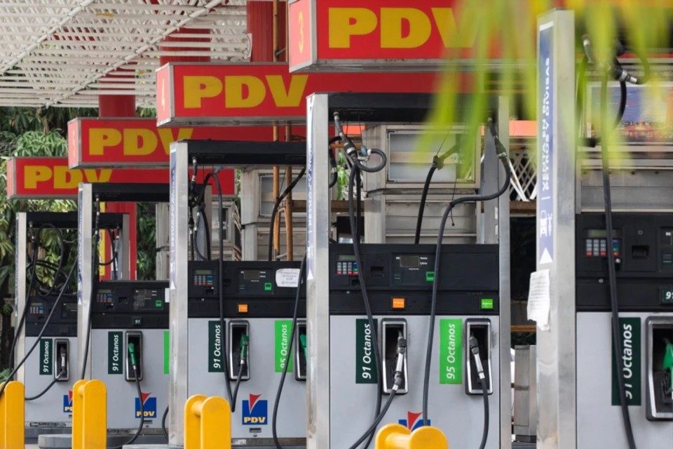Estacion de servicio Pdvsa - gasolineras refinerías