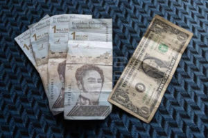 Dólar paralelo frente al bolívar