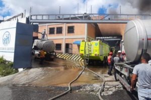 Incendio depósitos IVSS Antimano 15.08.2022