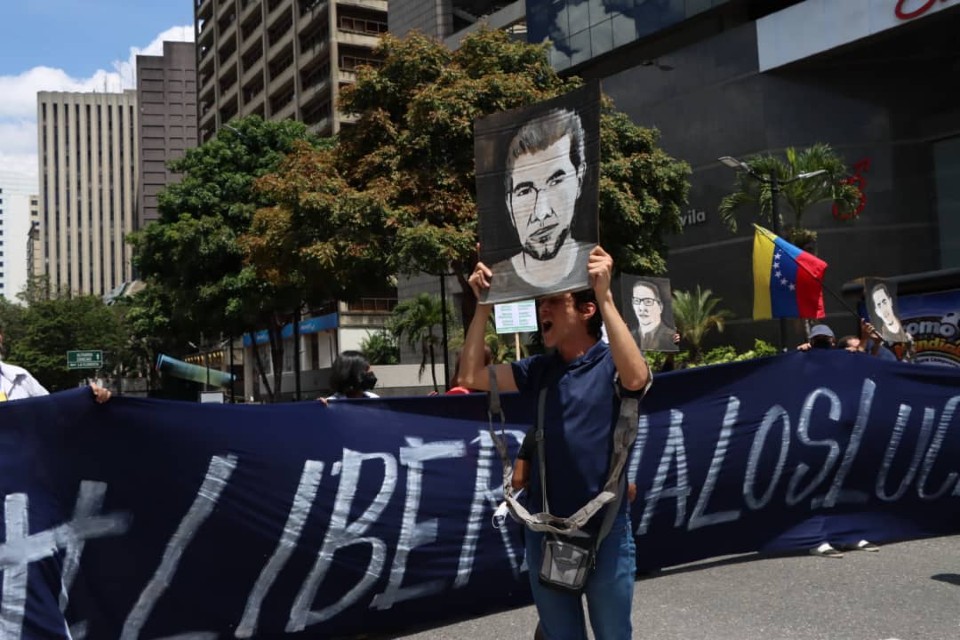 Familiares De Activistas Presos Protestaron En La Sede Del PNUD Para