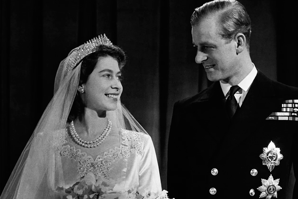 La reina Elizabeth II en su boda con Phillip, duque de Edinburgo, 1947. Hulton Deutsch