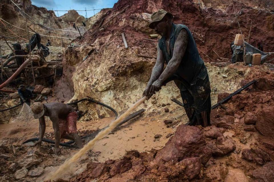 Mineros en Bolívar