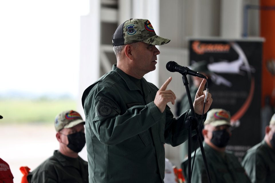 Vladimir Padrino López.  Admirador-  271022 Ejercicios militares