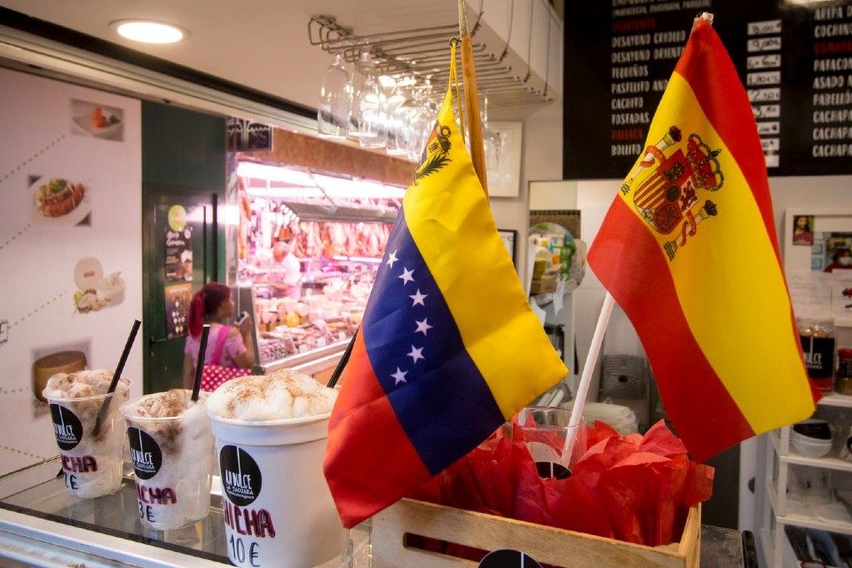 venezuela españa banderas migracion