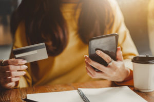 ¿Cómo abrir una cuenta bancaria a un menor de edad?