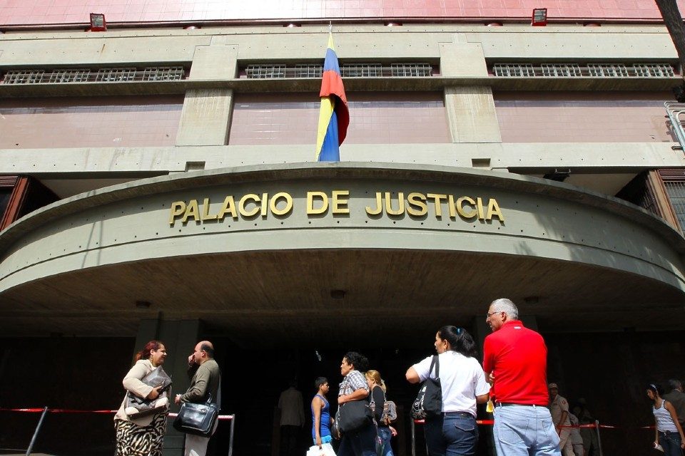 Palacio de Justicia FundaRedes Javier Tarazona operación Constitución