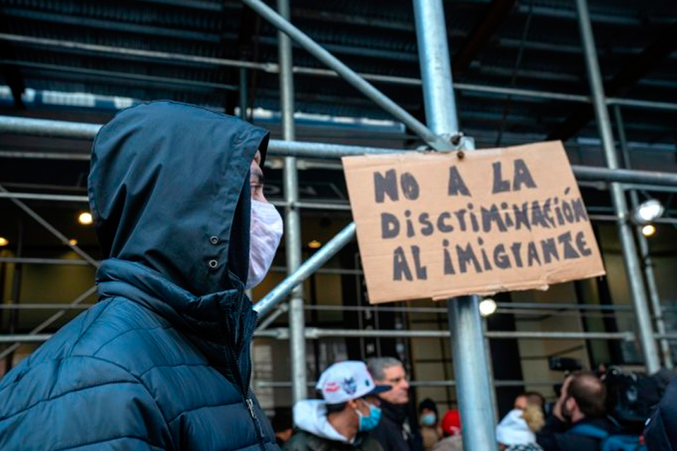 Inmigrantes Venezolanos Protestan En NY, Tras Ser Desalojados De Hotel ...