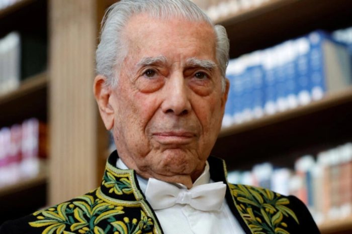 Mario Vargas Llosa academia Francesa