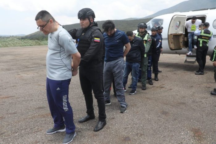 Cinco colombianos deportados, entre ellos, alias Castor, de la banda "Los Costeños" Colombia
