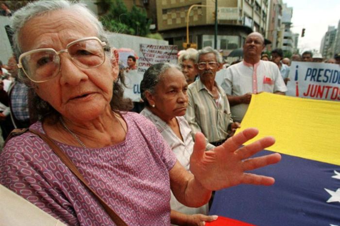 Jubilados y pensionados protestas aguinaldo