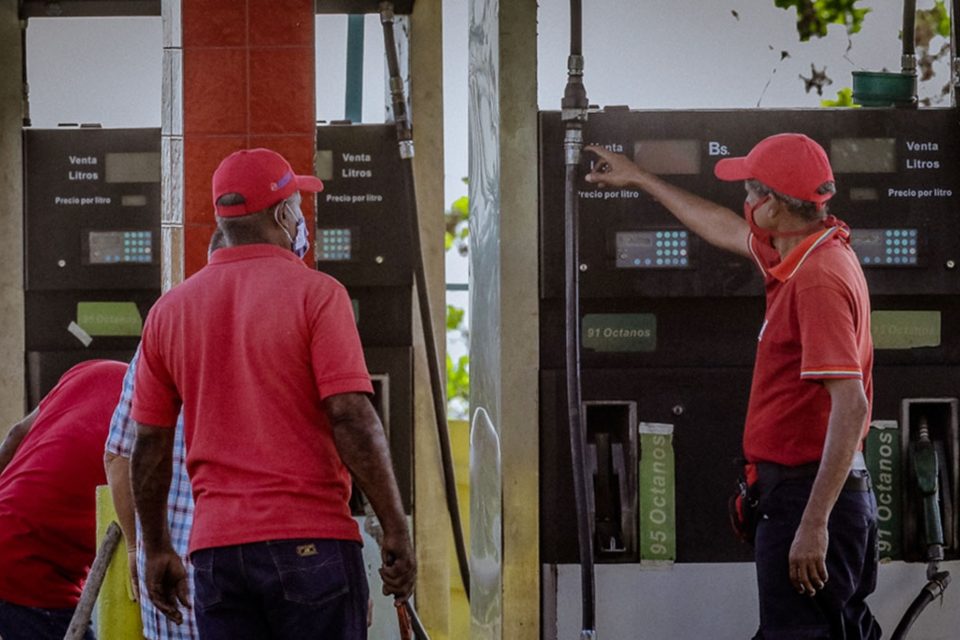 Colas gasolina bolívar