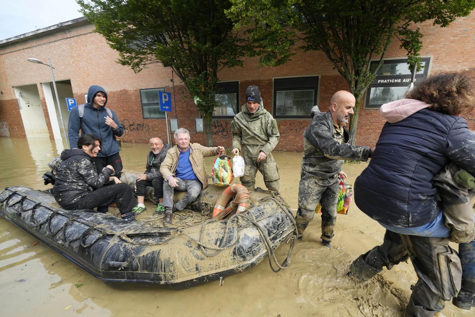 Al menos 14 fallecidos por fuertes inundaciones en Italia