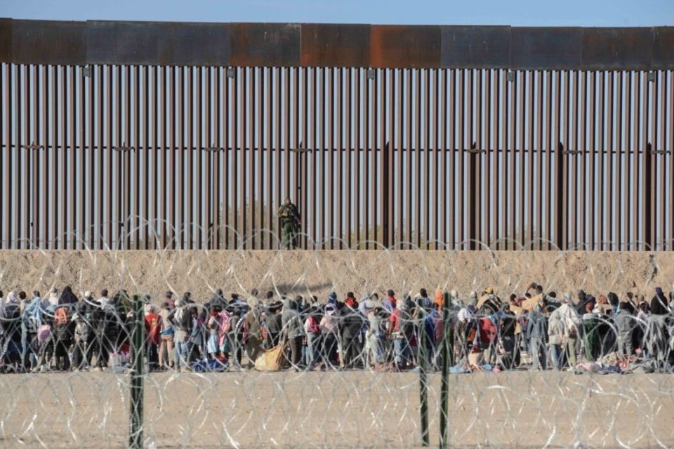 Migrantes EEUU México Ciudad JUárez frontera con EEUU militares mayo 2023 Foto de Rey R. Jauregui La Verdad de Juárez c