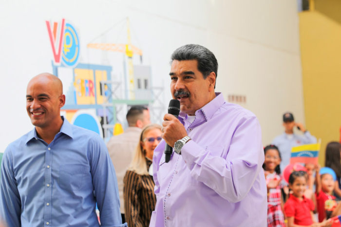 Nicolás Maduro critica a candidatos de oposición