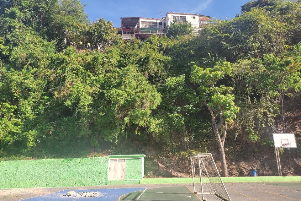 Imminent landslide keeps 500 students at Colegio La Concordia at risk