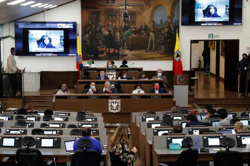 Concejo de Bogotá pide investigar explotación sexual de migrantes por