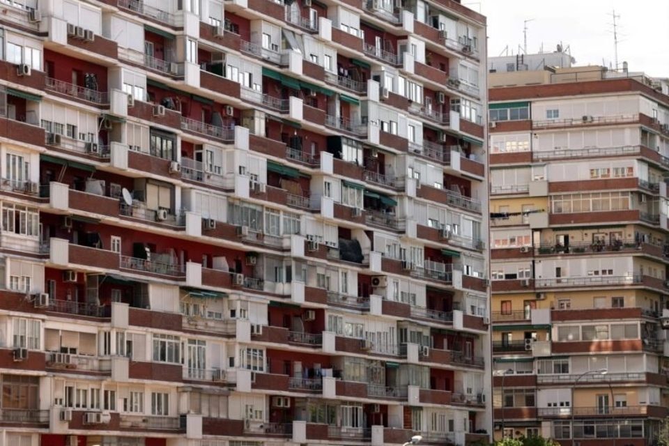 edificio apartamentos madrid españa