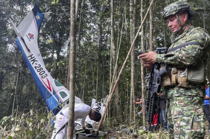 militar Colombia Guaviare niños