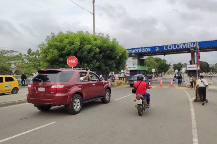 Transporte taxi venezolanos puente frontera