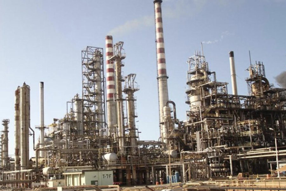 Complejo Refinador de Paraguaná paraliza producción de gasolina