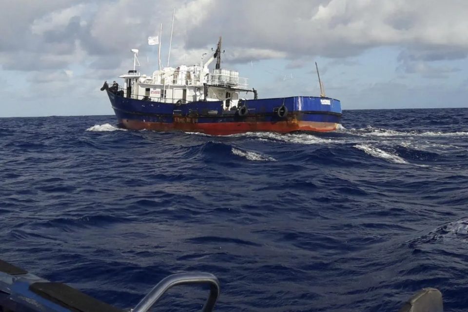 Barco generico migrantes venezolanos Guyana
