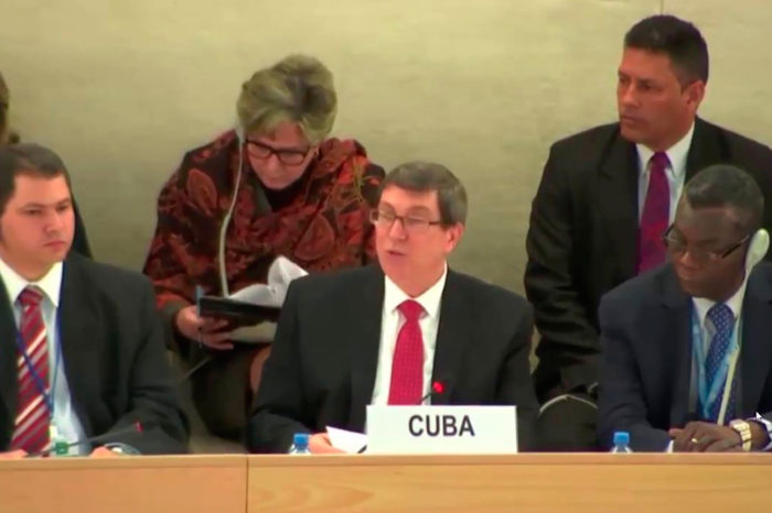Cuba suspende otra vez en derechos humanos