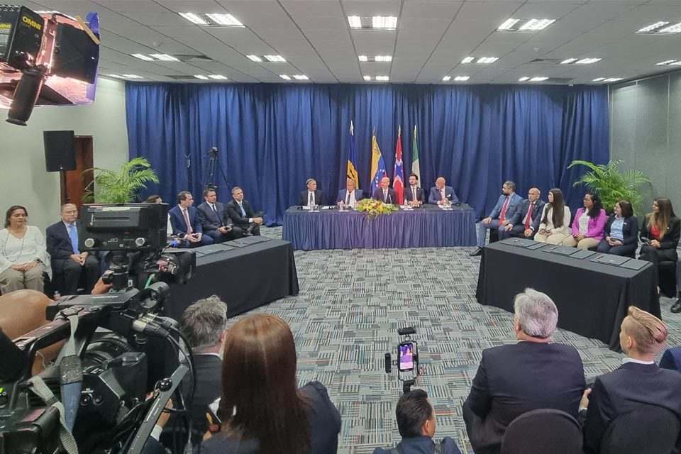 negociación Barbados firma acuerdo presidenciales