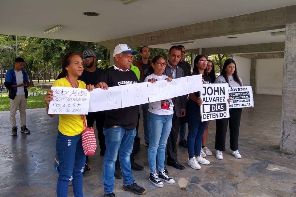 Protesta John Álvarez