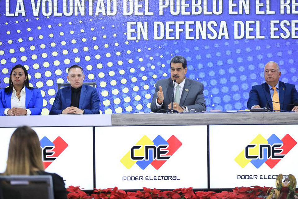 Nicolás Maduro referendo vinculante