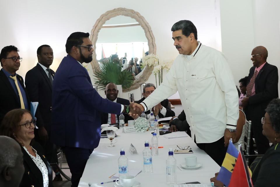 Reunión Nicolás Maduro Irfaan Ali Guyana San Vicente Esequibo
