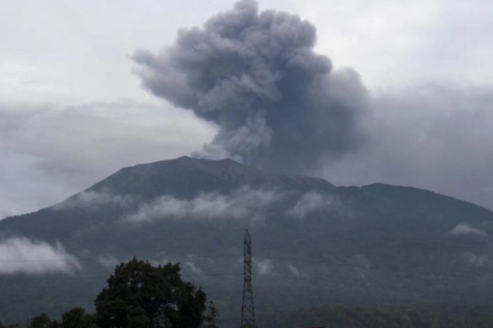 Volcán Maripi Indonesia