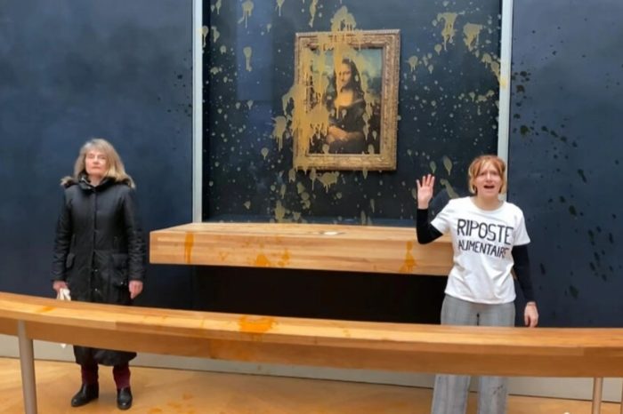 Activistas francia Mona Lisa Louvre