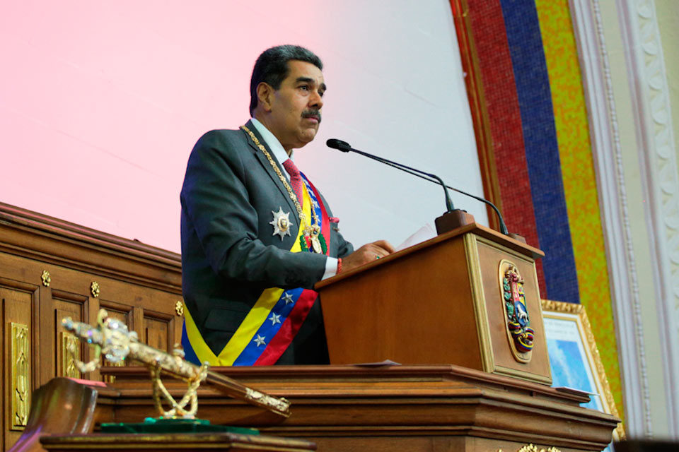 Maduro anuncia un incremento del ingreso mínimo