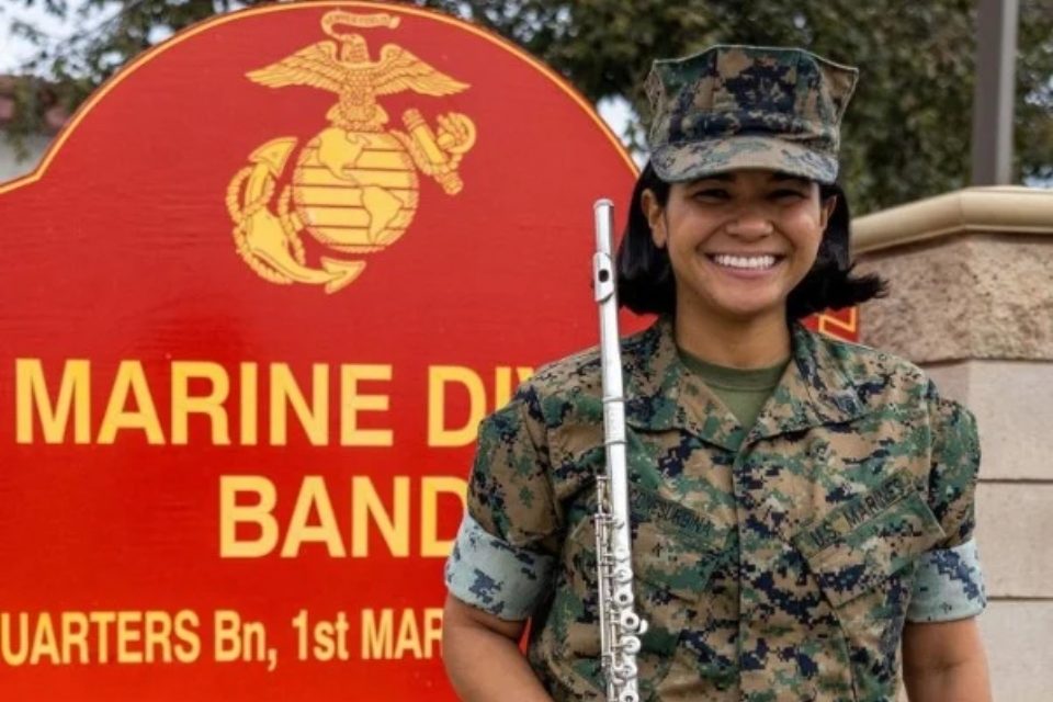 Una flautista venezolana sirve en el Cuerpo de Marines de Estados Unidos