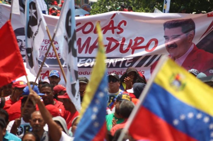 Sujetos atacar Maduro
