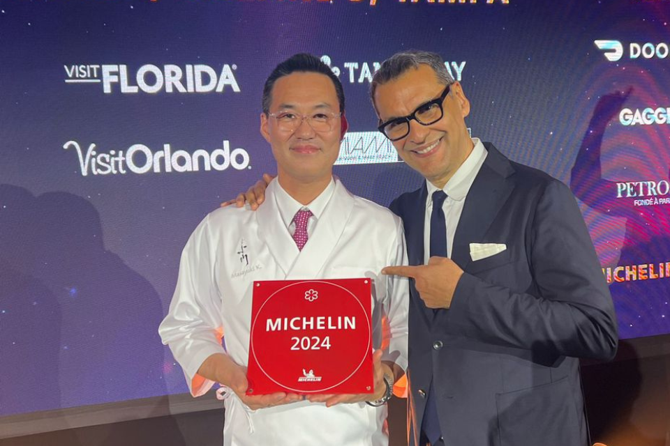 Venezolano Álvaro Pérez Miranda recibe estrella Michelin por su restaurante Ogawa
