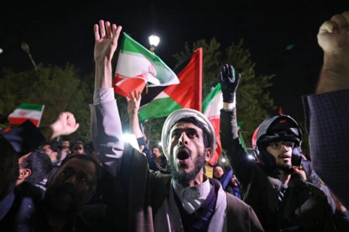 Manifestantes Irán Israel