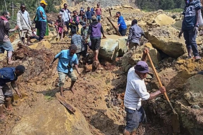 Papúa Nueva Guinea búsqueda deslizamiento de tierra