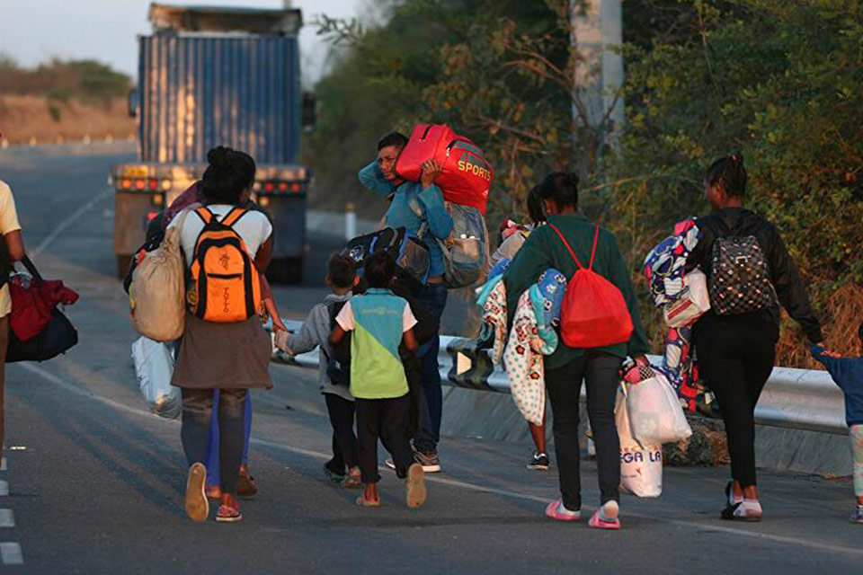 México detuvo a más de 377 mil migrantes venezolanos entre enero mayo de 2024