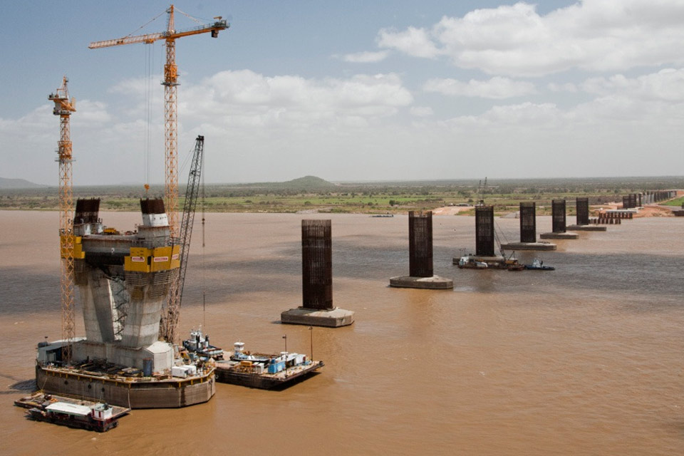 Dos puentes y medio / Caicara del Orinoco