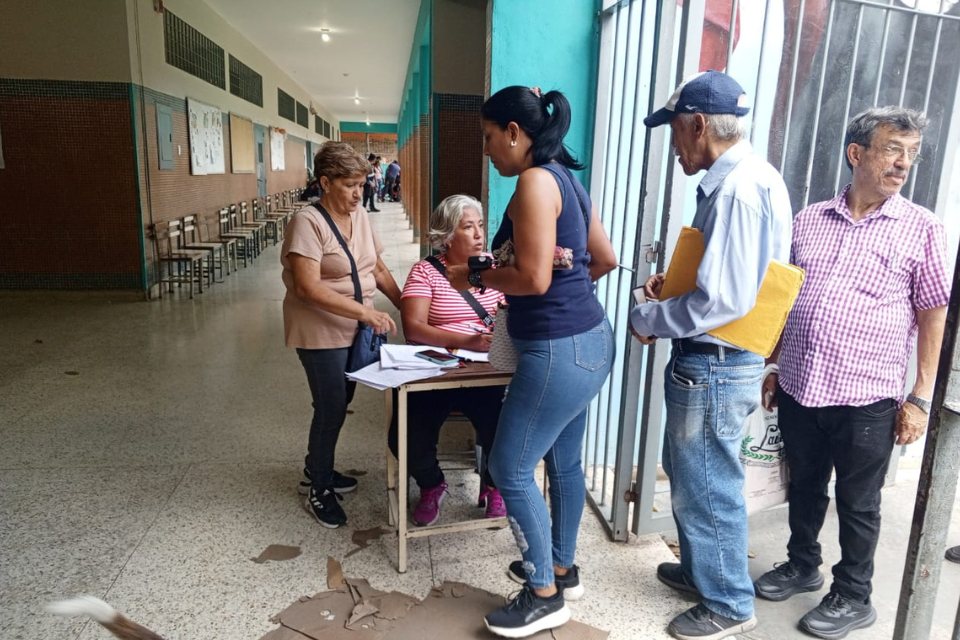 Irregularidades en el simulacro electoral 2024. Colegio Gran Colombia El Cementerio