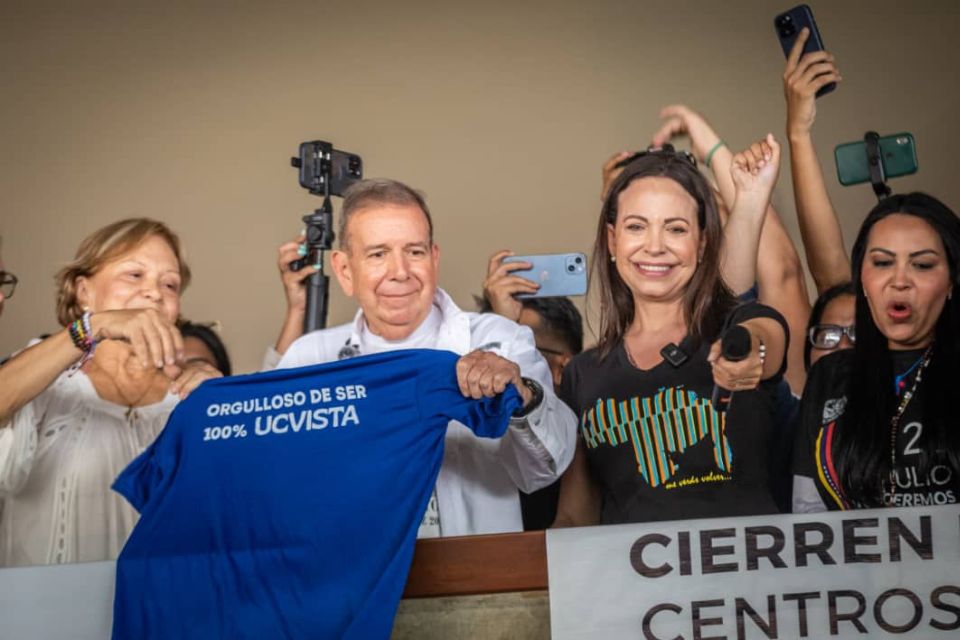 Edmundo González en la UCV 2