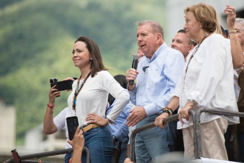 Edmundo Gonzalez María Corina Machado asamblea Altamira 30 de julio