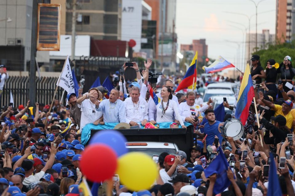 Caravana de oposición. Concentración de Machado, EGU, Rosales