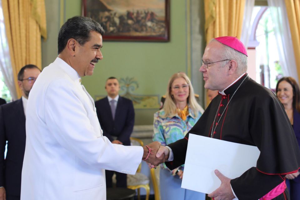 nuncio apostólico Alberto Ortega Martín Maduro